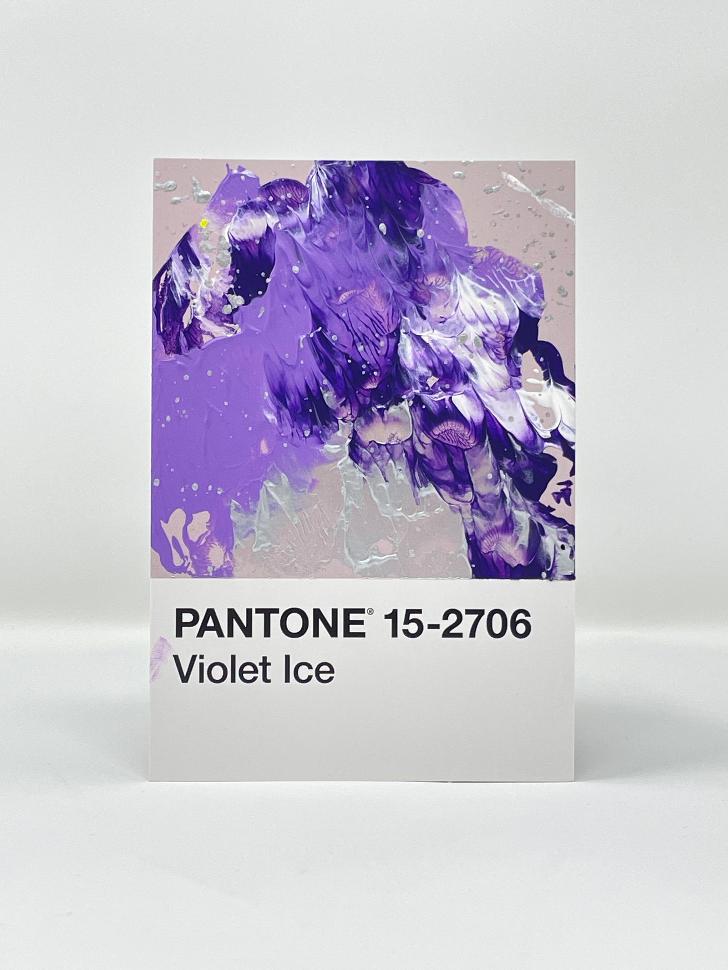 Pantone 15-2706 Violet Ice